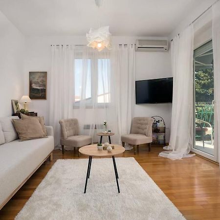 Апартаменты Duplex + Garage Ровинь Экстерьер фото