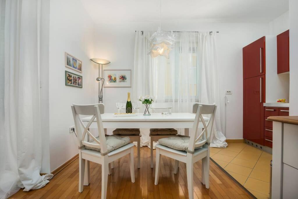 Апартаменты Duplex + Garage Ровинь Экстерьер фото