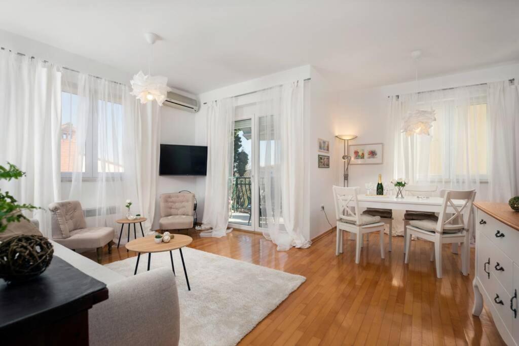 Апартаменты Duplex + Garage Ровинь Экстерьер фото