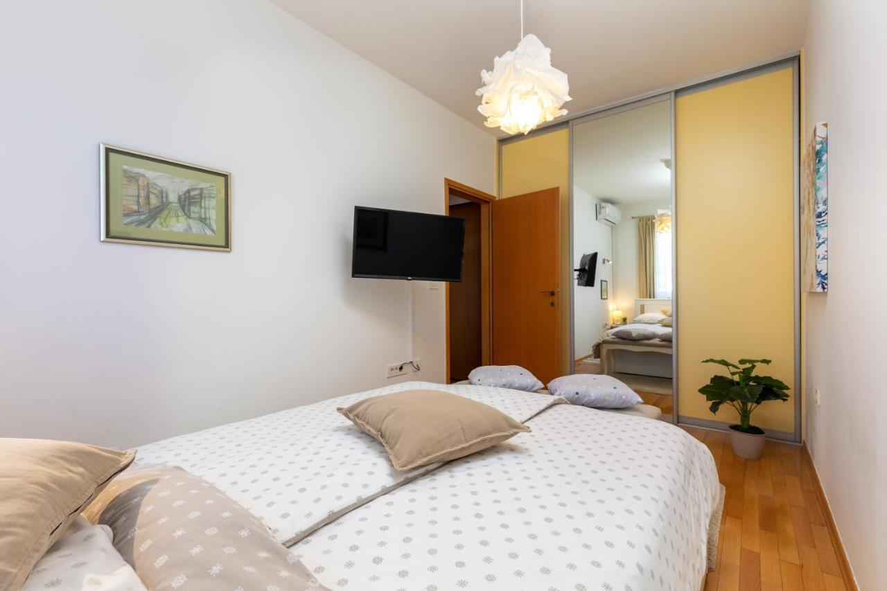 Апартаменты Duplex + Garage Ровинь Экстерьер фото