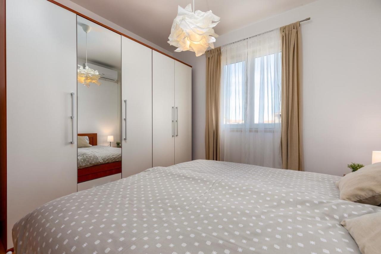 Апартаменты Duplex + Garage Ровинь Экстерьер фото