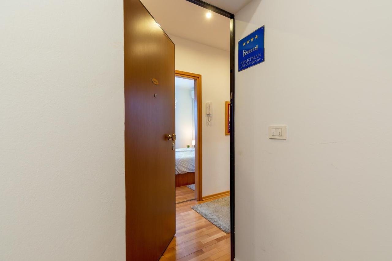 Апартаменты Duplex + Garage Ровинь Экстерьер фото