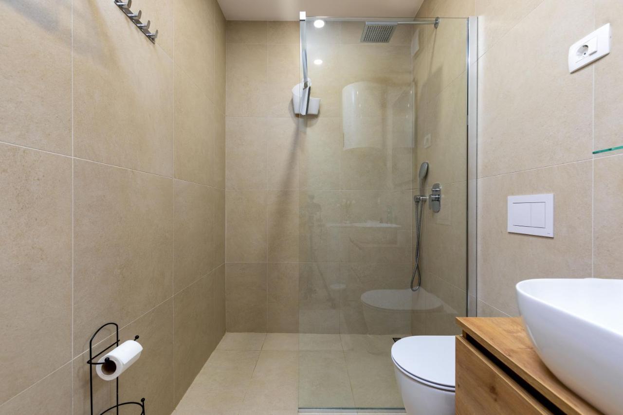 Апартаменты Duplex + Garage Ровинь Экстерьер фото